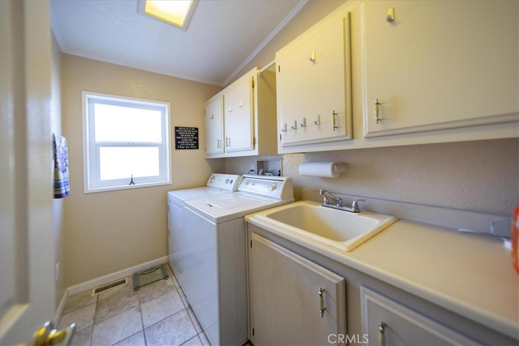 35493 Sand Rock