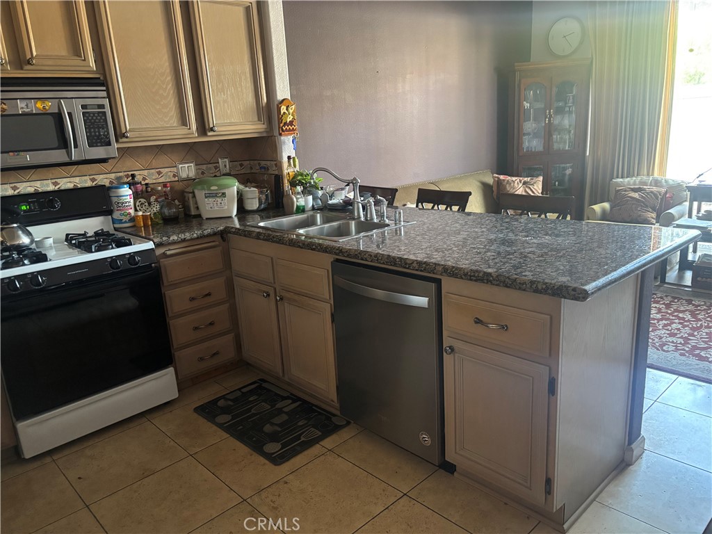 2131 Almeria Street 102