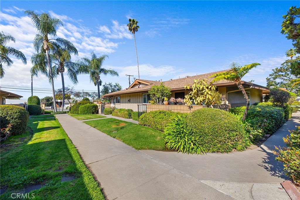 1740 E Commonwealth Avenue 101