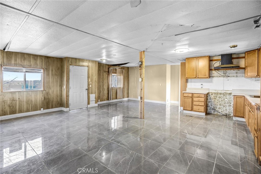 20695 Dale Evans Pkwy