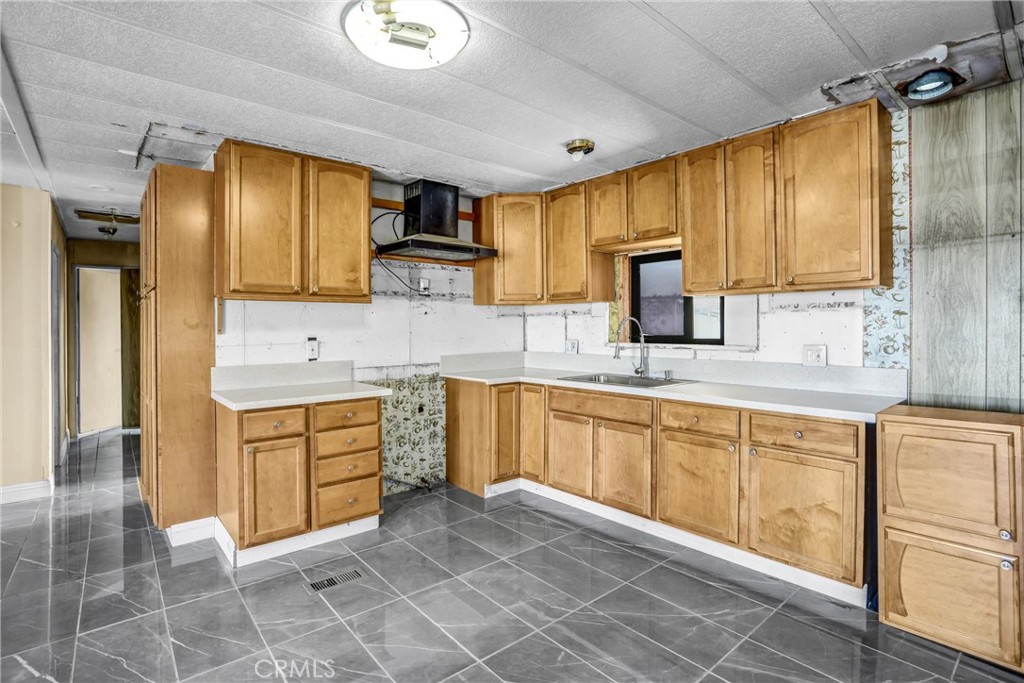 20695 Dale Evans Pkwy