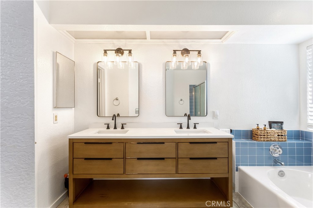 24550 Camino Meridiana