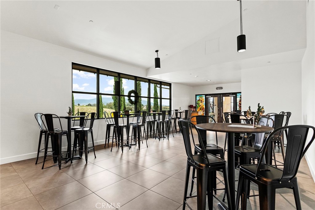 40620 Calle Contento