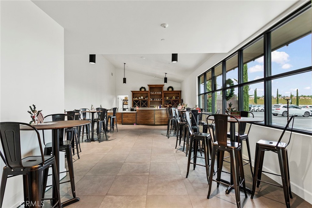 40620 Calle Contento