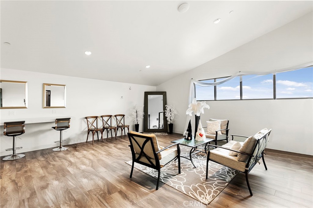 40620 Calle Contento