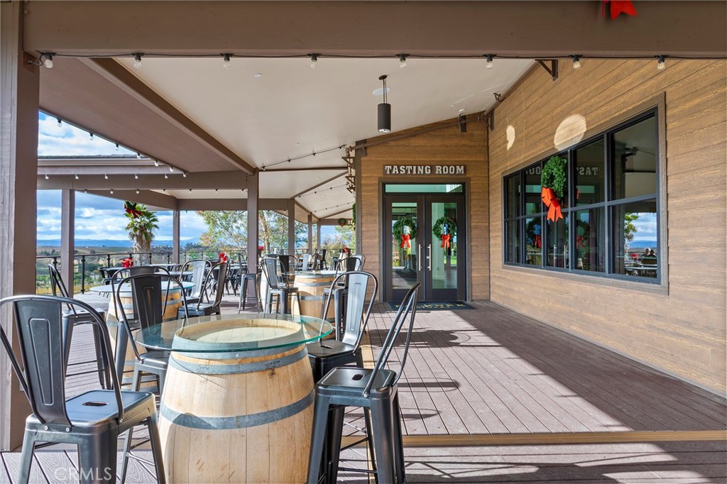 40620 Calle Contento