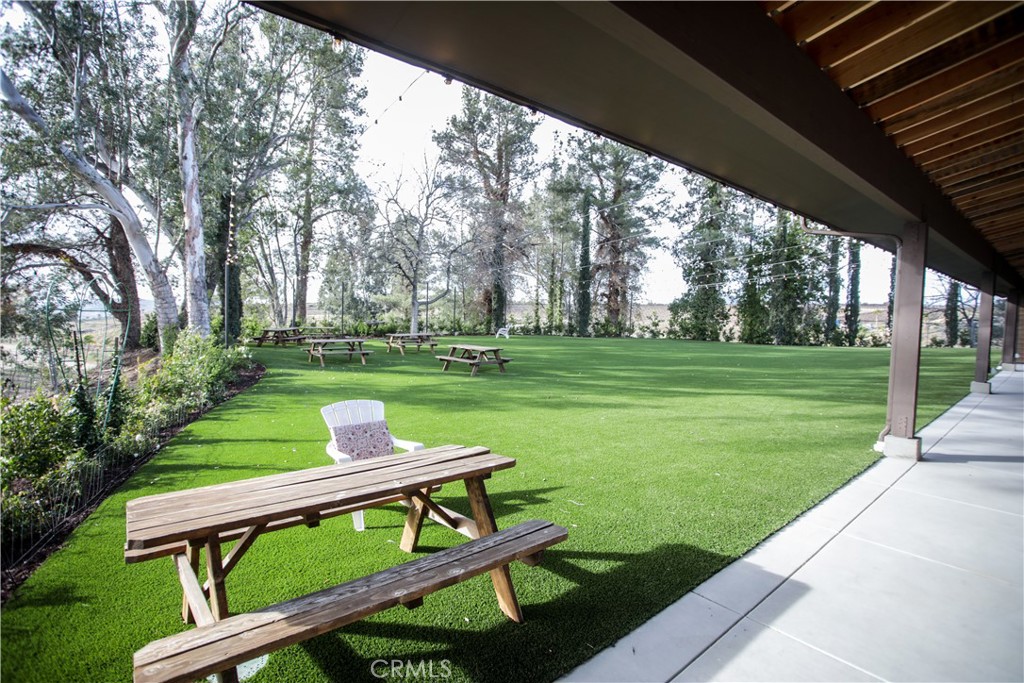 40620 Calle Contento