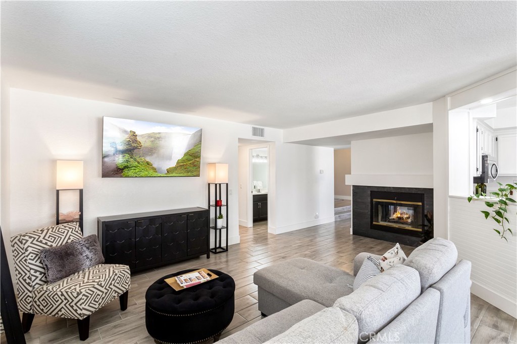 24550 Camino Meridiana