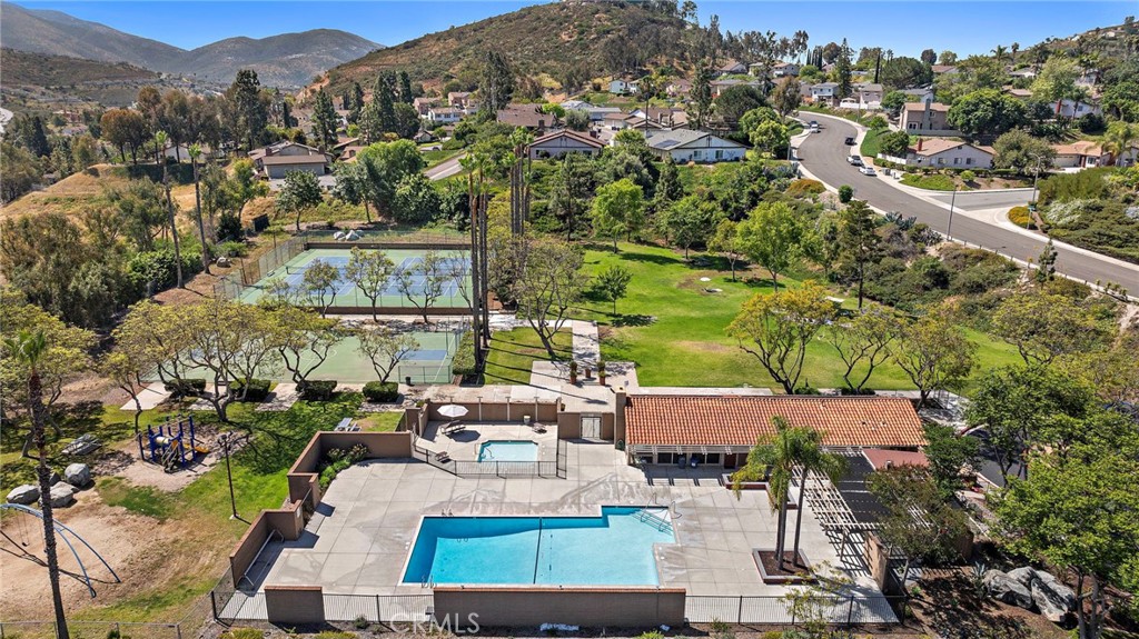 2928 Highlands