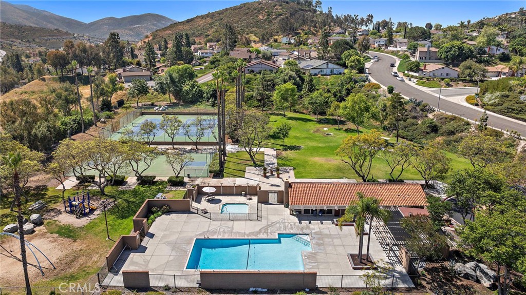 2928 Highlands