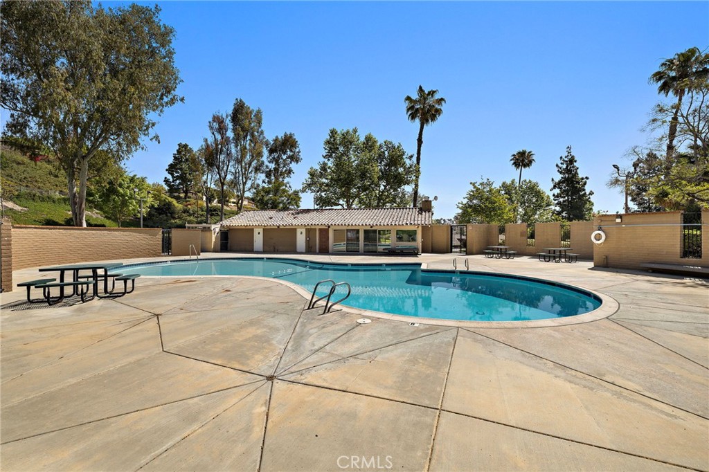 2928 Highlands