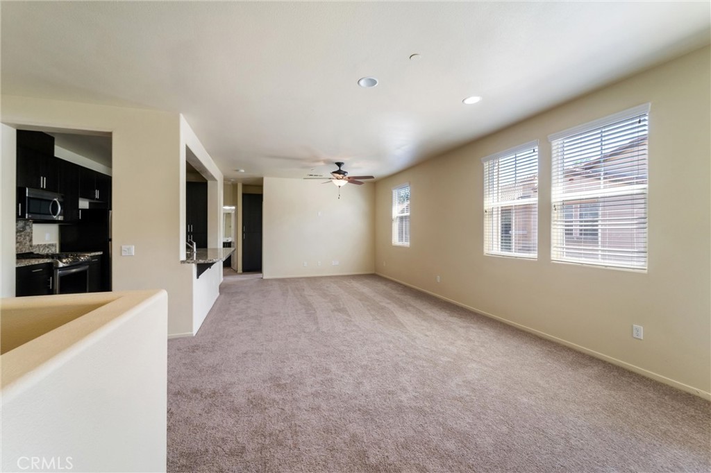 42989 Calle Cristal