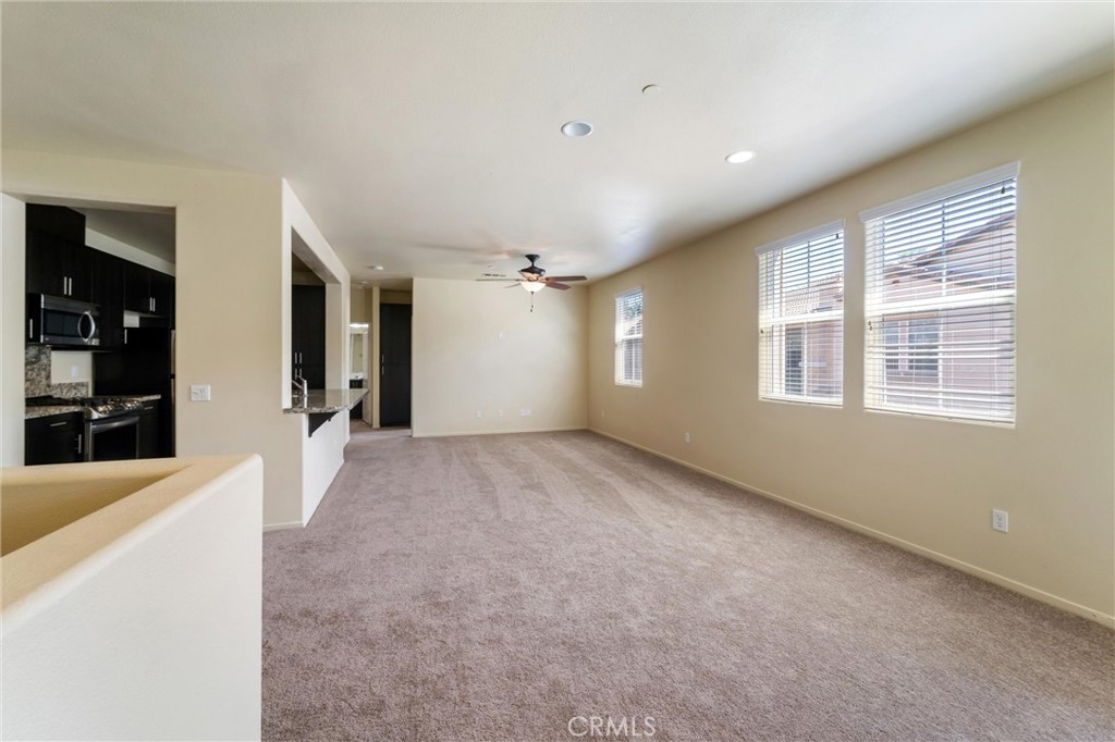 42989 Calle Cristal