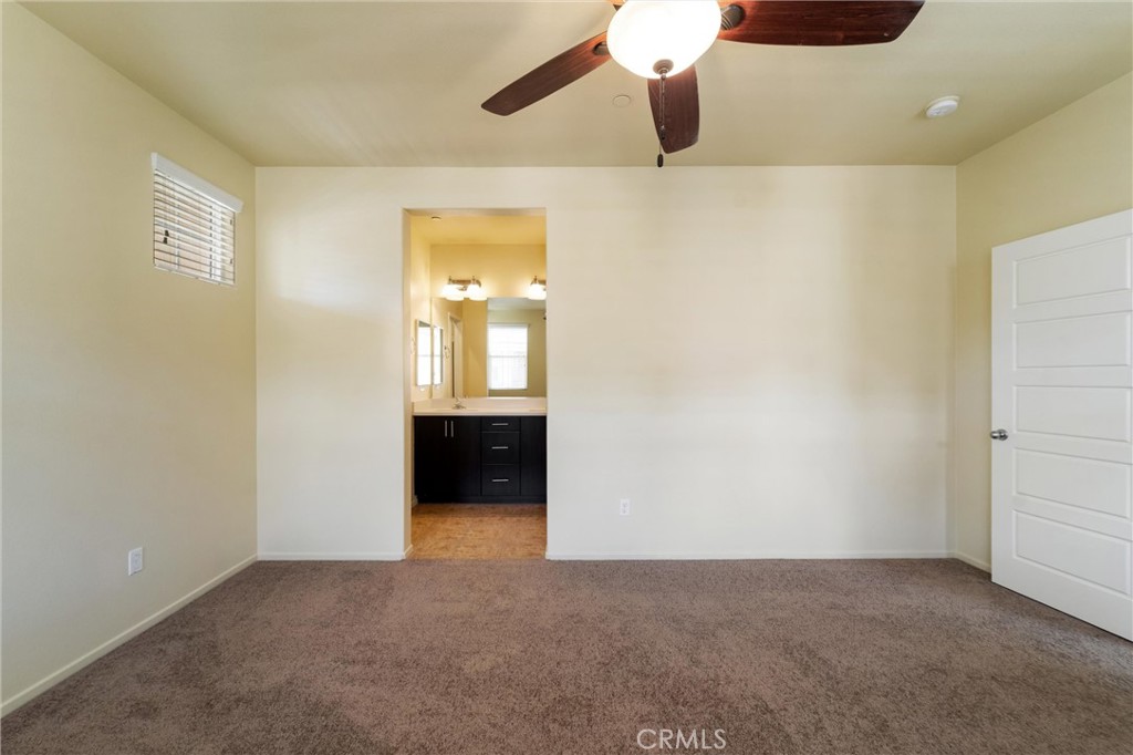 42989 Calle Cristal