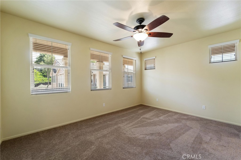 42989 Calle Cristal