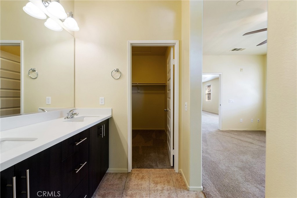 42989 Calle Cristal