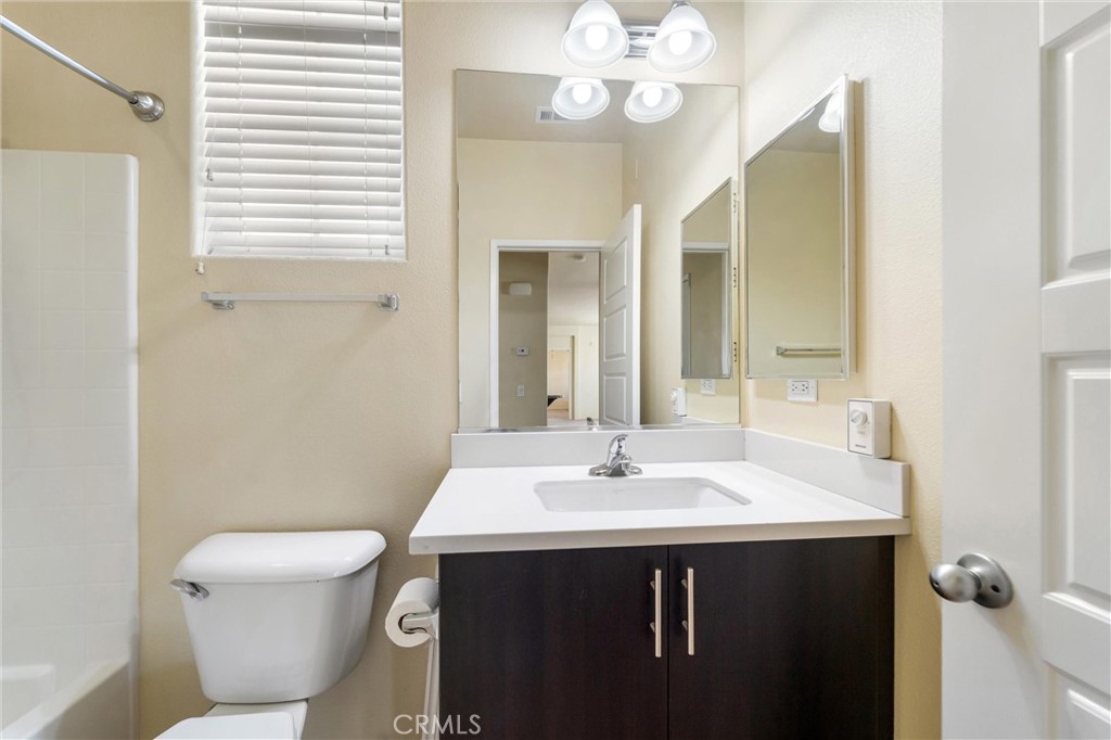 42989 Calle Cristal
