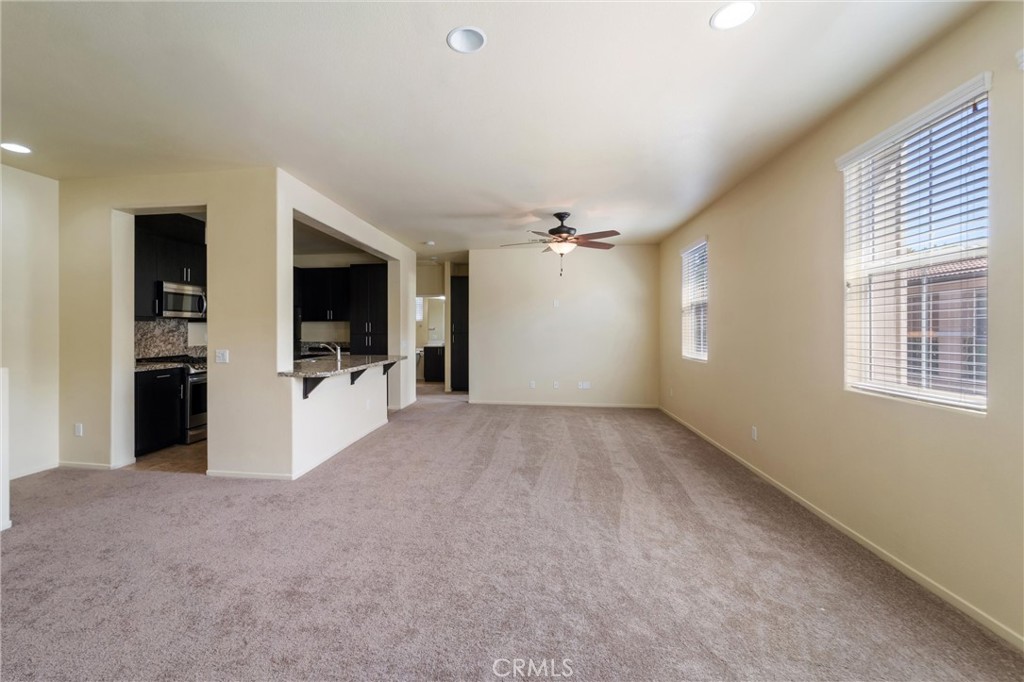 42989 Calle Cristal