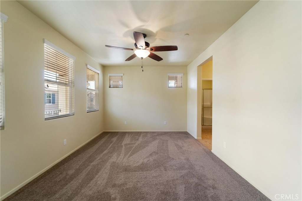 42989 Calle Cristal
