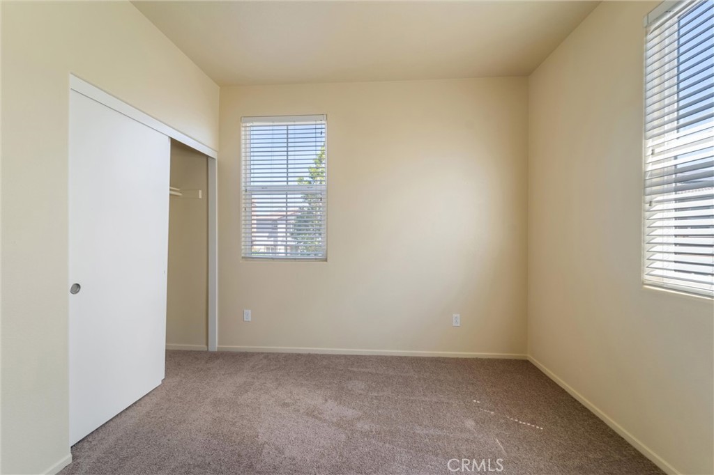 42989 Calle Cristal