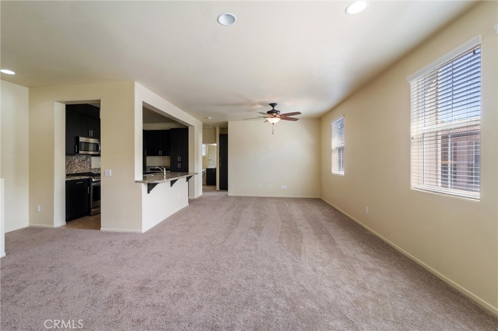 42989 Calle Cristal