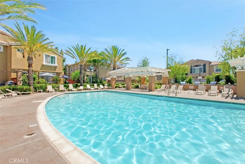 27424 Woburn Court Unit 1