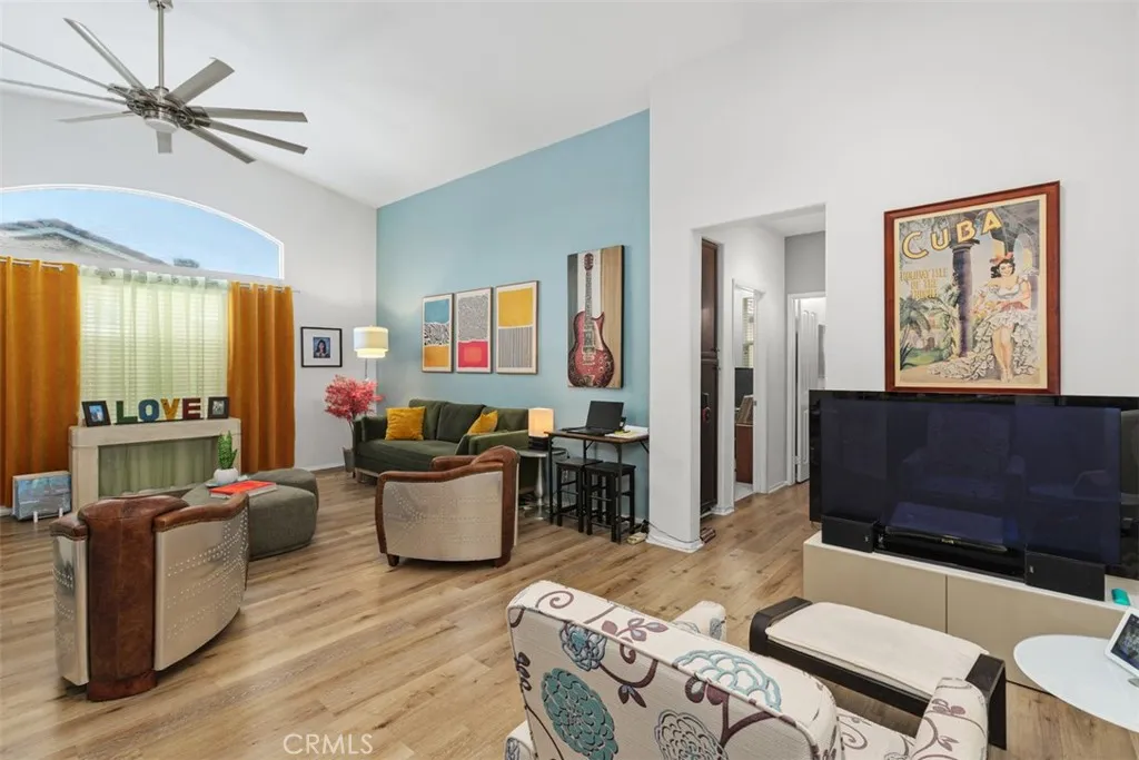 27424 Woburn Court Unit 1