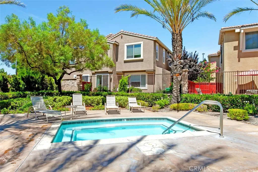 27424 Woburn Court Unit 1