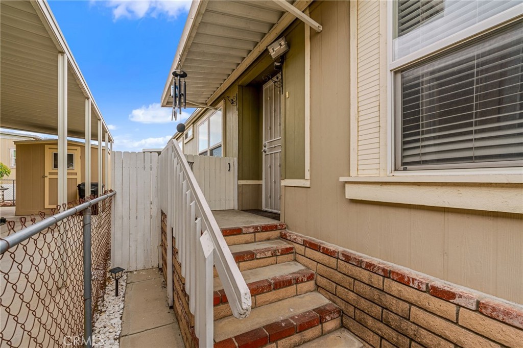 16860 Slover