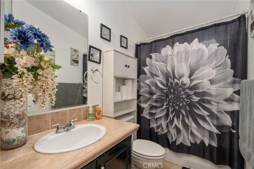 16860 Slover