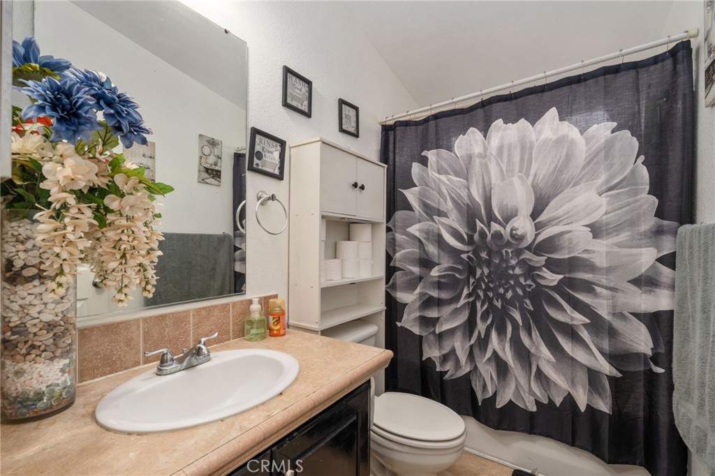 16860 Slover