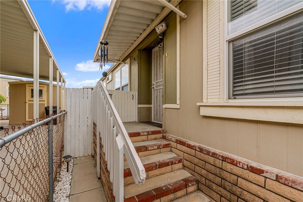 16860 Slover