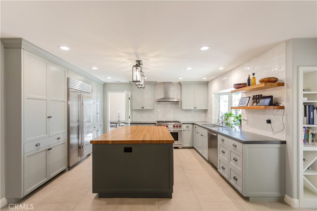 40512 Corte De Opalo