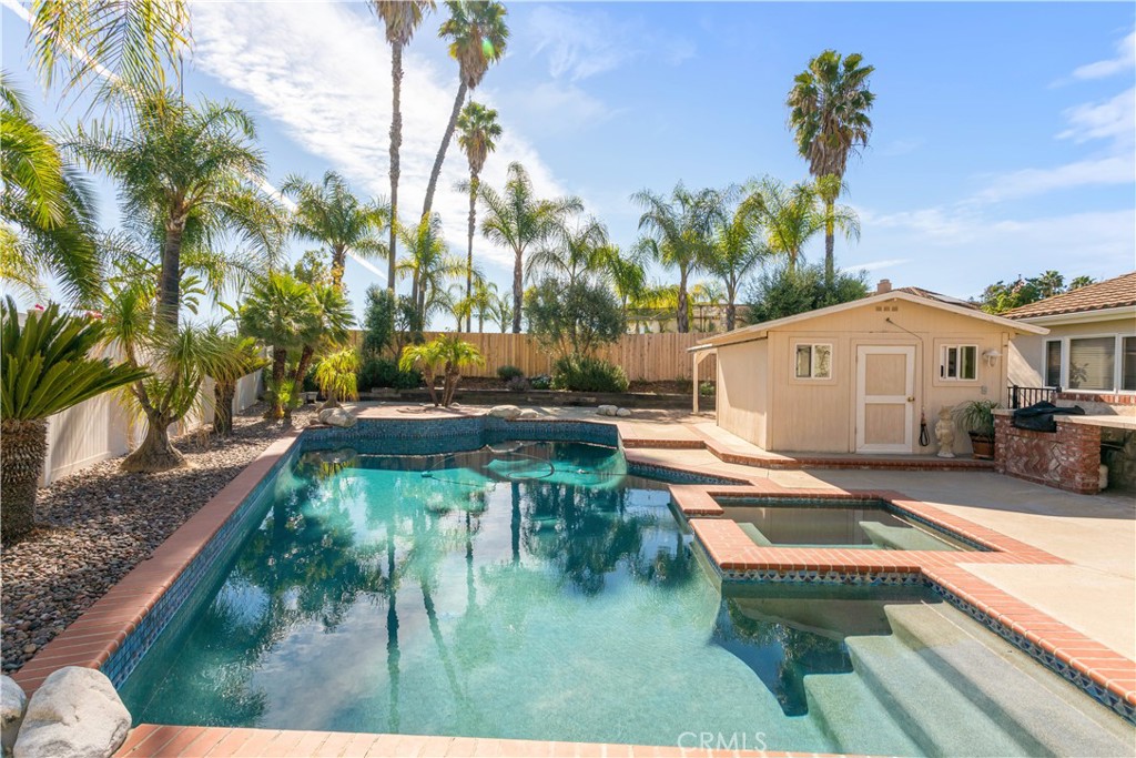 40512 Corte De Opalo