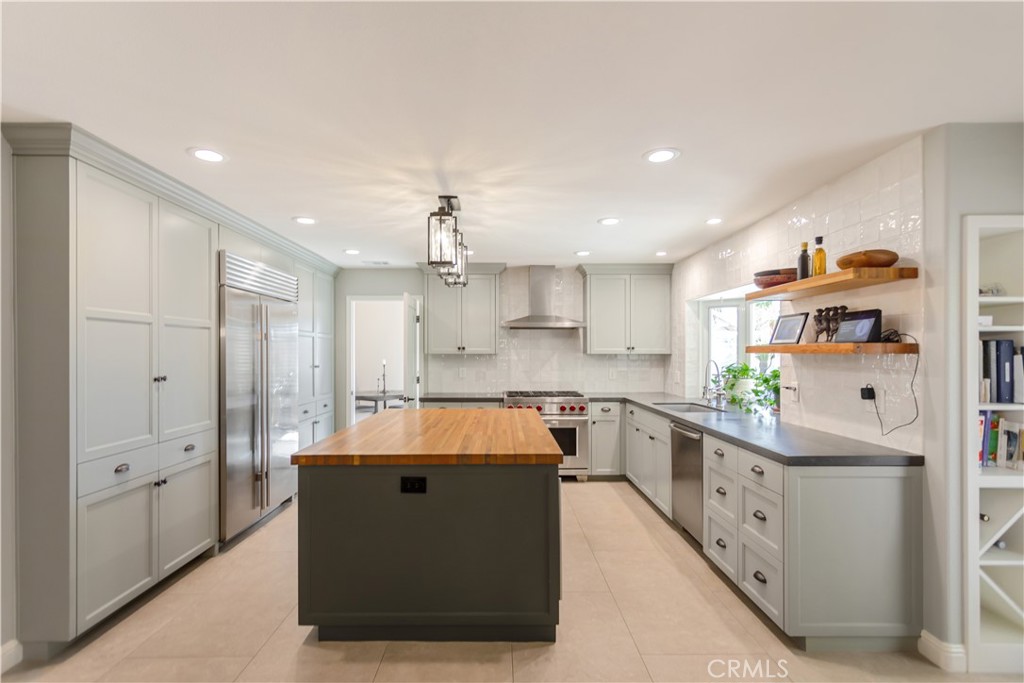 40512 Corte De Opalo