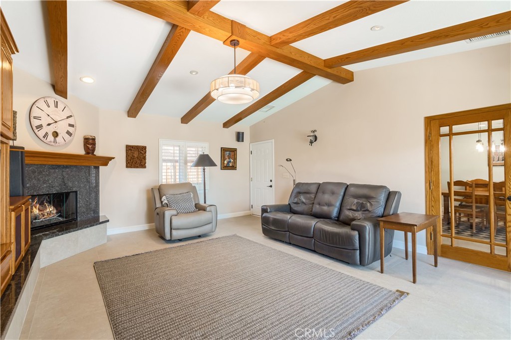 40512 Corte De Opalo