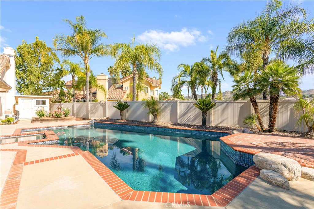 40512 Corte De Opalo