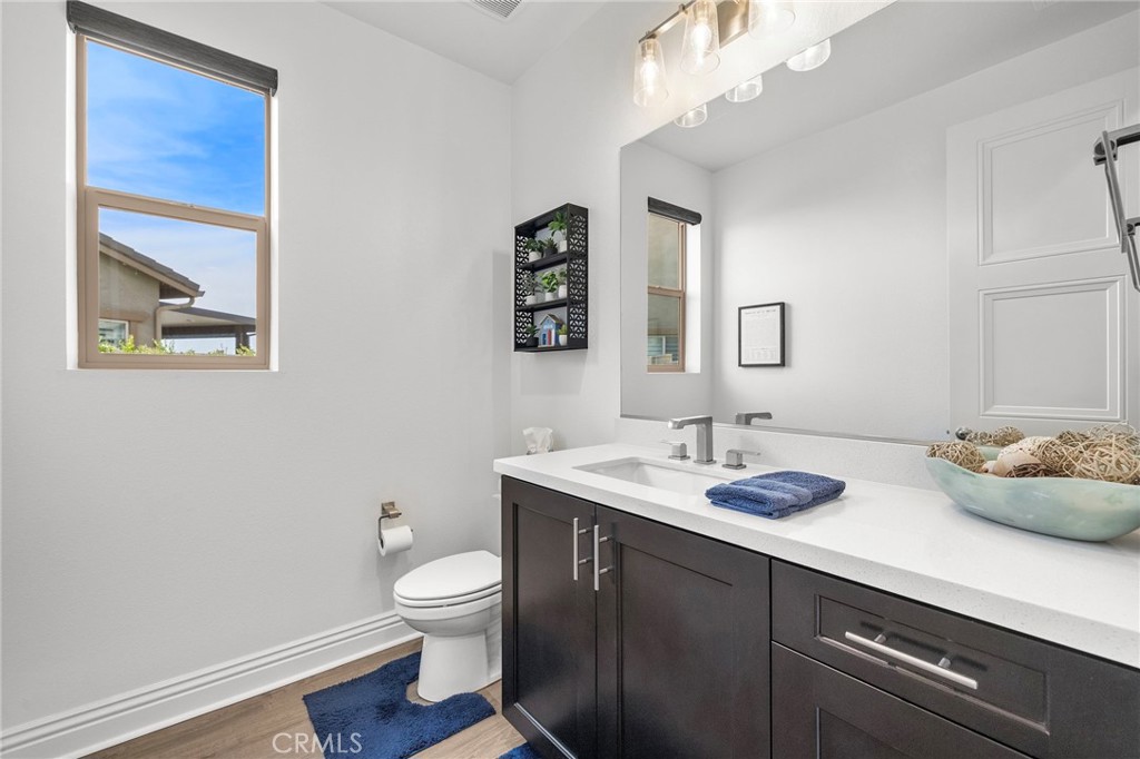 39707 Larkspur