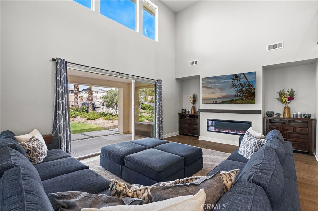 39707 Larkspur