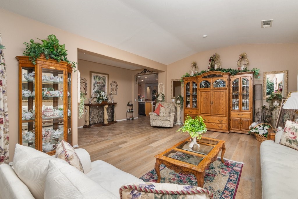 26101 Shady Brook