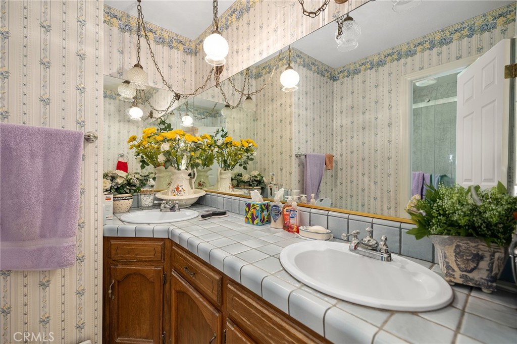 32162 Leslie St.