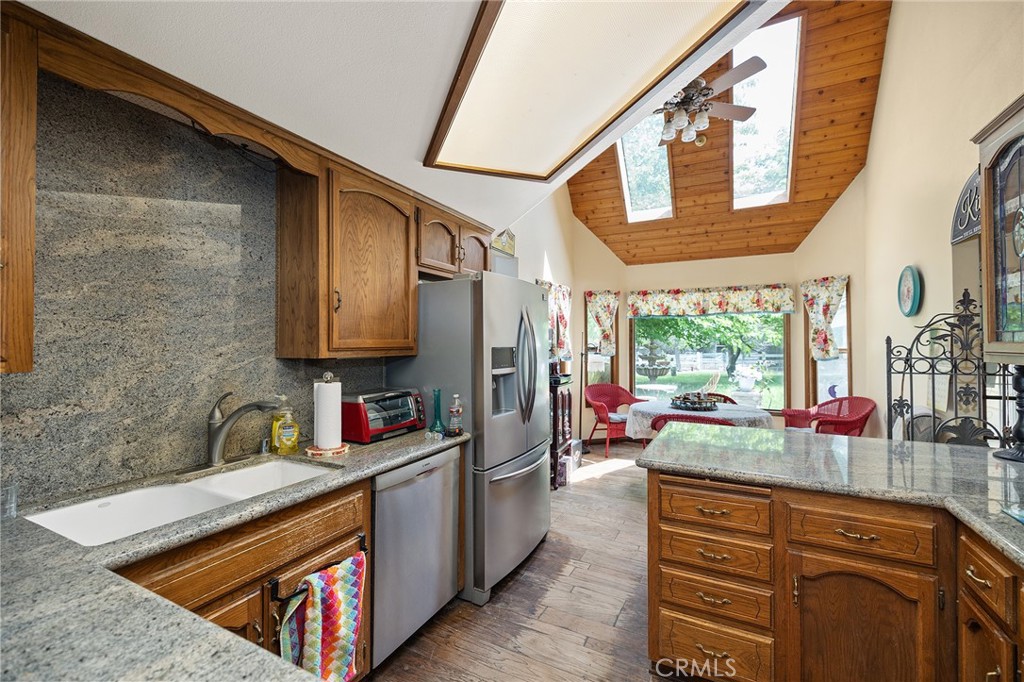 32162 Leslie St.