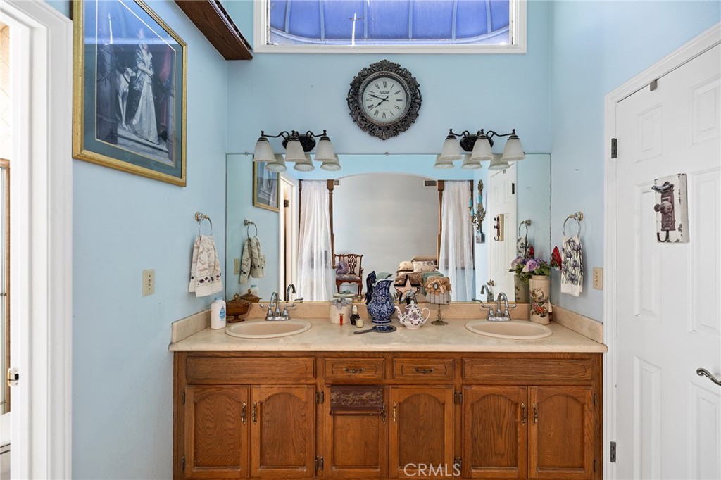 32162 Leslie St.