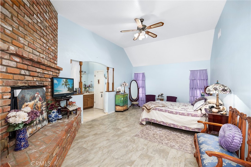 32162 Leslie St.