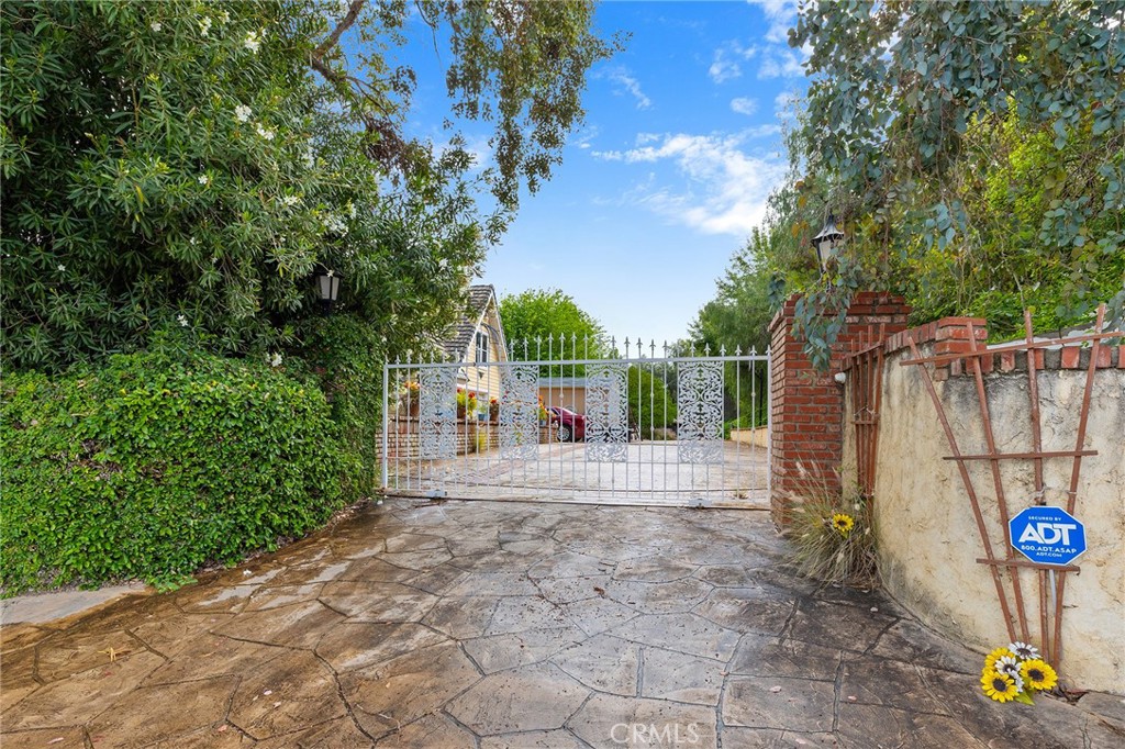 32162 Leslie St.