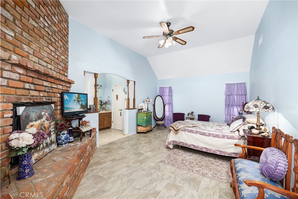 32162 Leslie St.