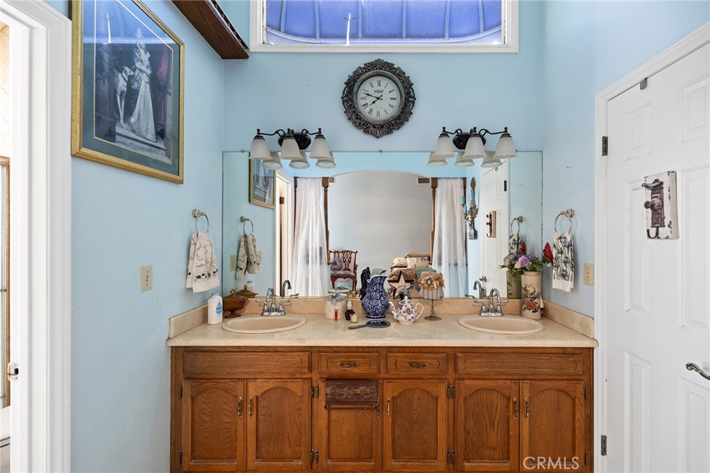 32162 Leslie St.