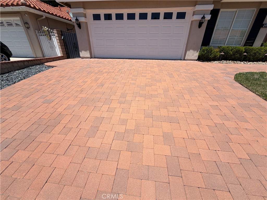 1932 Pecan Tree Street