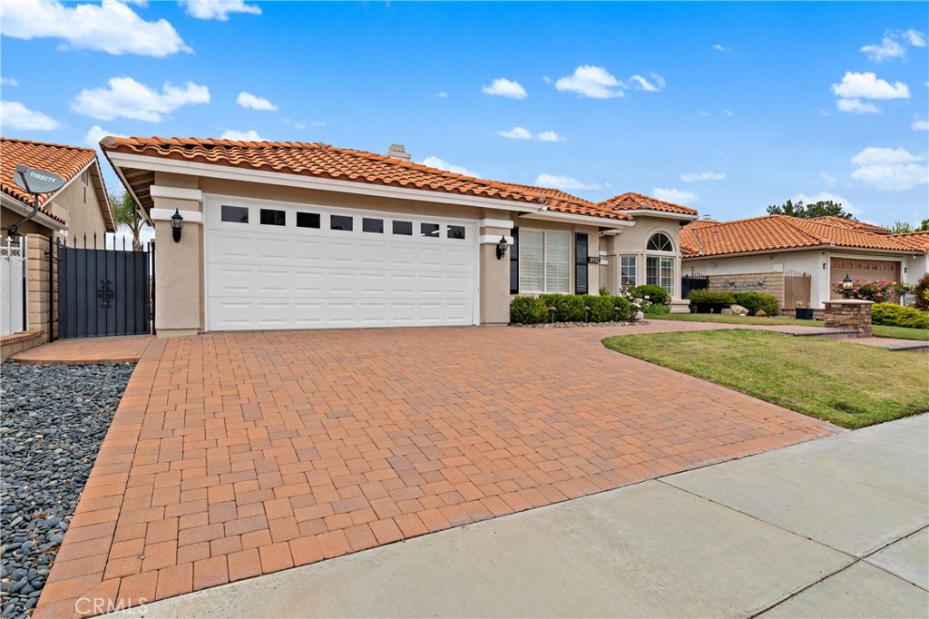 1932 Pecan Tree Street