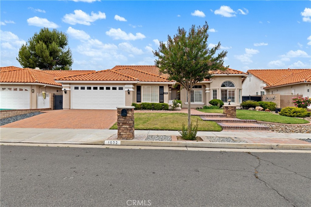 1932 Pecan Tree Street